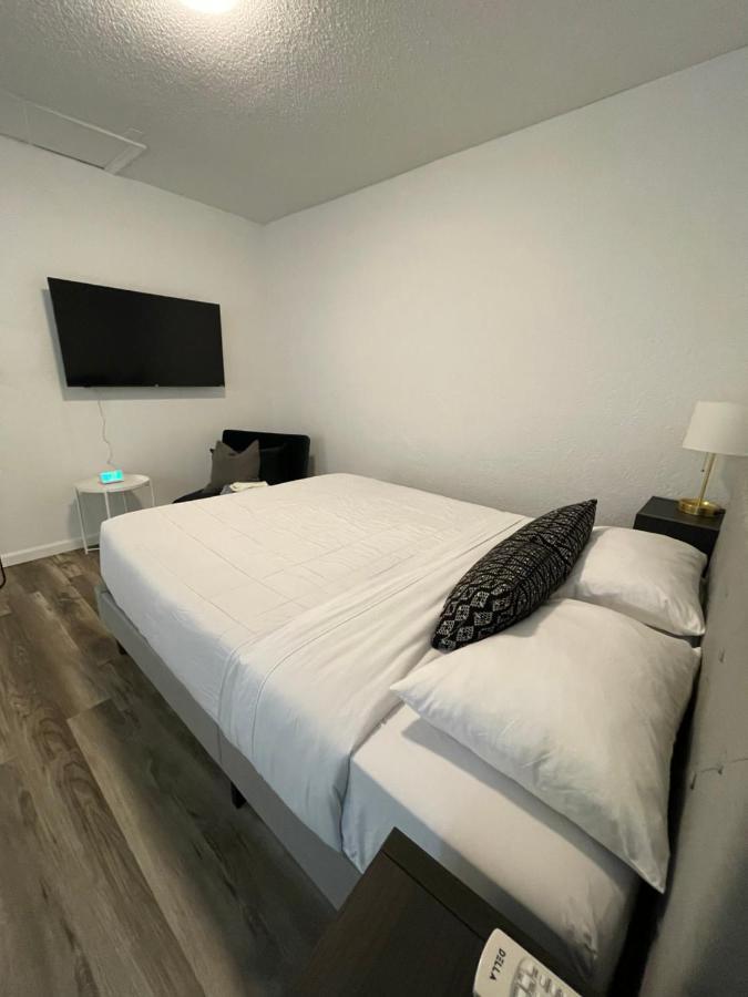 Weeki Wachee Guest Suite สปริงฮิลล์ ภายนอก รูปภาพ